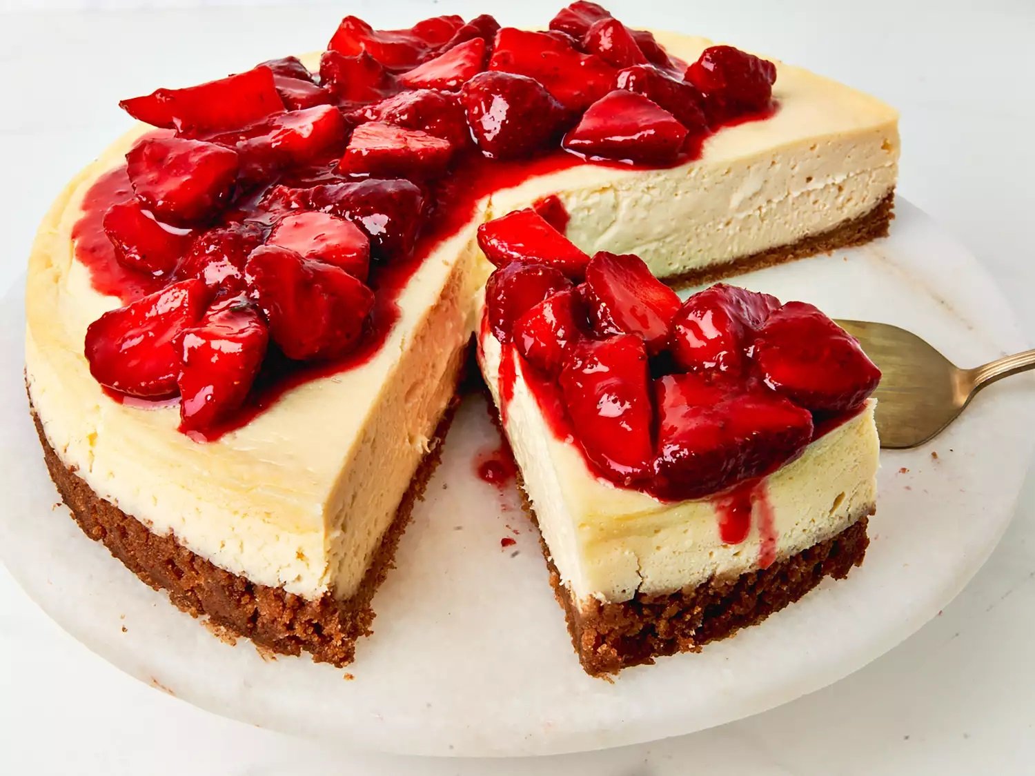 Cheesecake with Strawberry Sauce