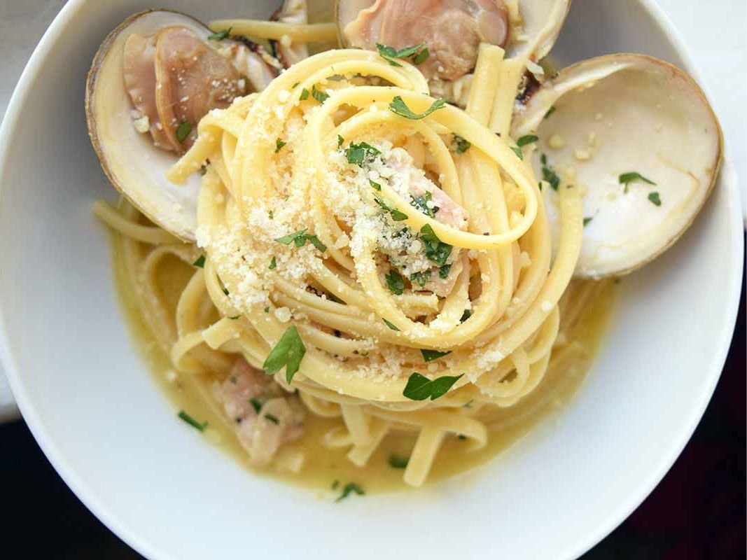 Linguine with White Clam Sauce